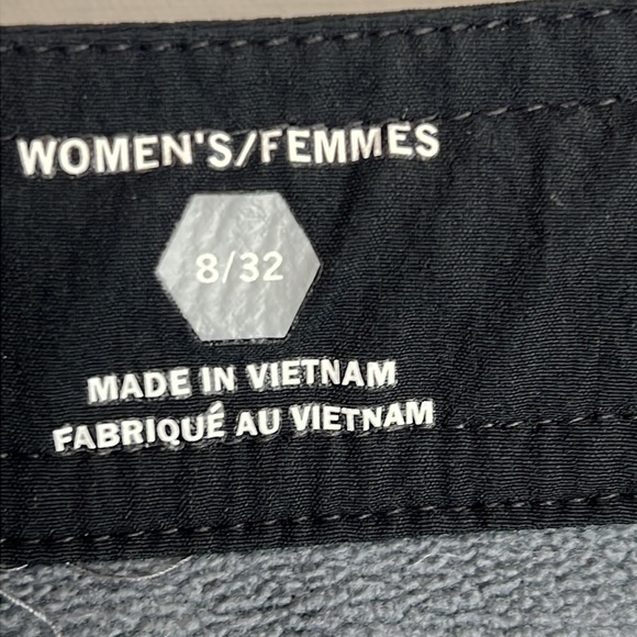 Women’s 8/32 blk mountain hard wear, grey fleece inside, drawstring pant black - Picture 4 of 9